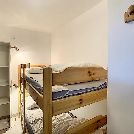 2 Pieces + Coin Cabine, Proche Centre Combloux, Rdj, Terrasse, Parking Et Casier A Skis *